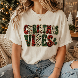 Leopard Christmas Vibes Tee - 5 Colors