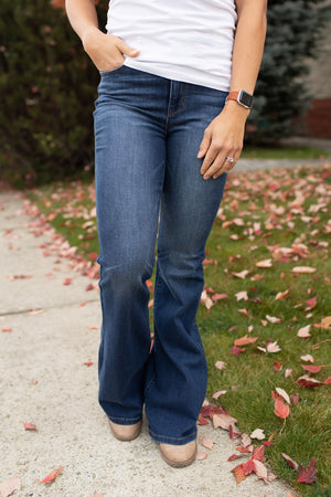 Judy Blue High Rise Contrast Flare Jeans (0-15)