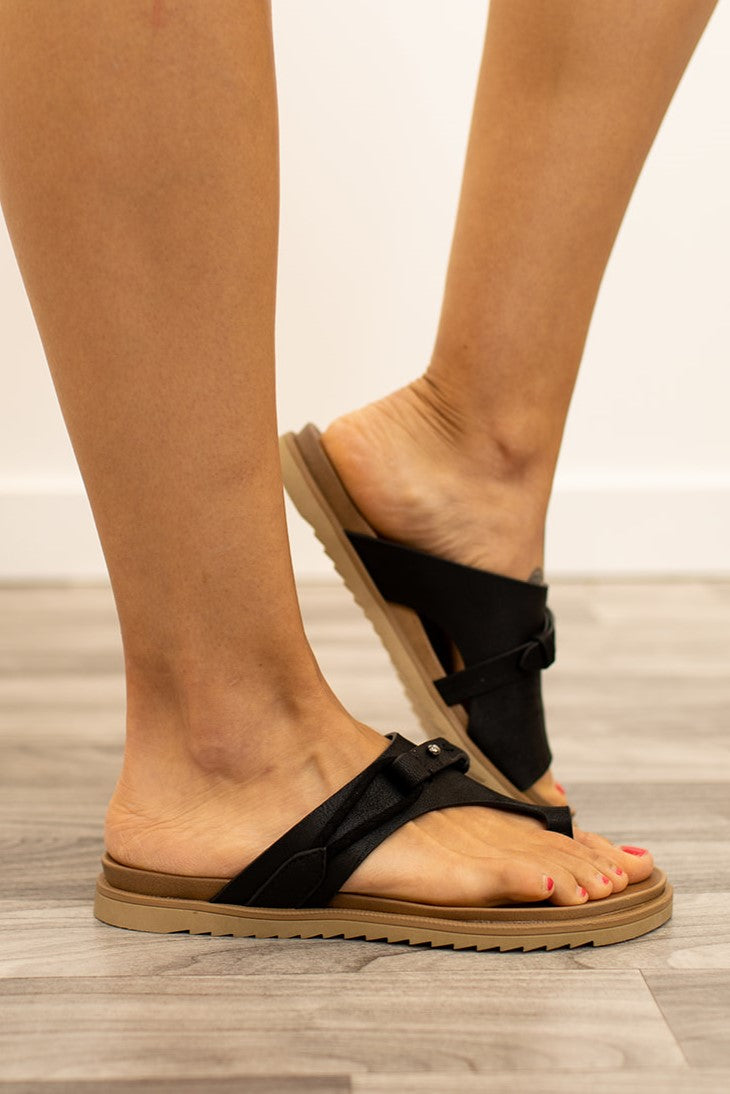 Very G Black Carina Sandals (6-11)