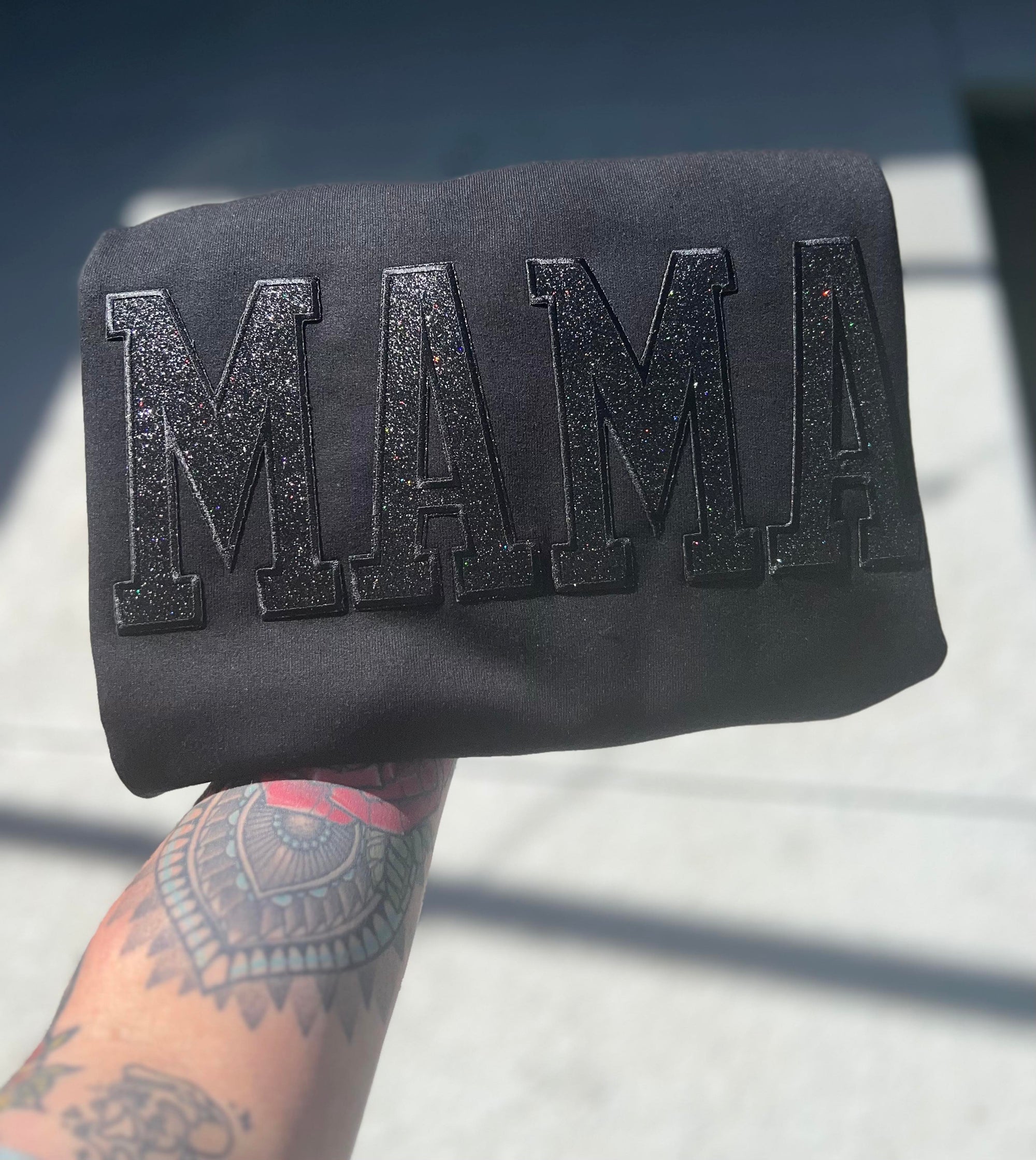 MAMA GLITTER EMBROIDERED PATCHES SWEATSHIRT