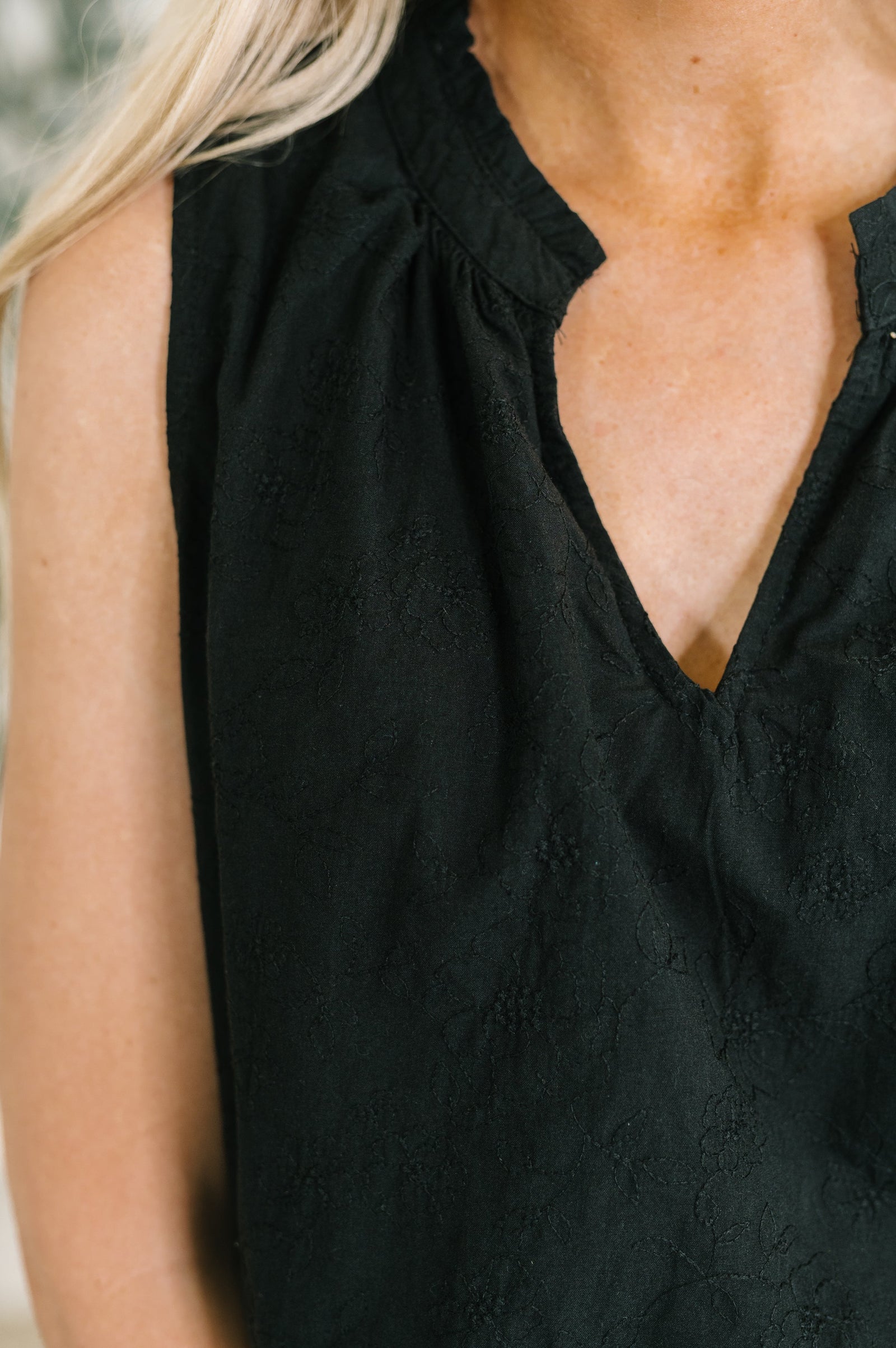 Camellia Split Neck Embroidered Tank in Black (SM-3X)