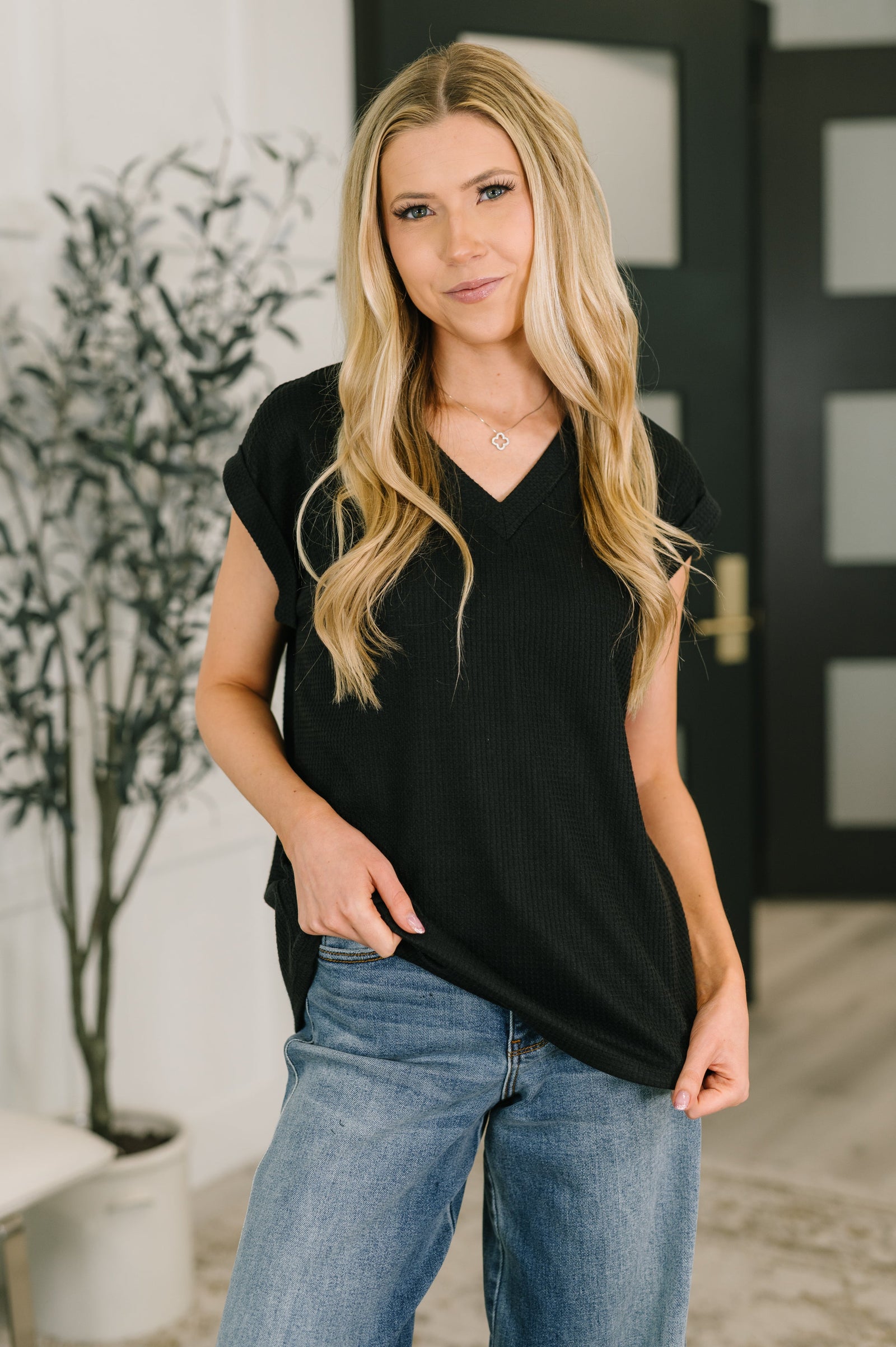 Classic Timeless V-Neck Tee in Black (SM-3X)