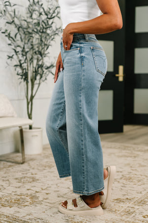 Judy Blue Claudia Mid Rise Wide Leg Ankle Jean (0-24)