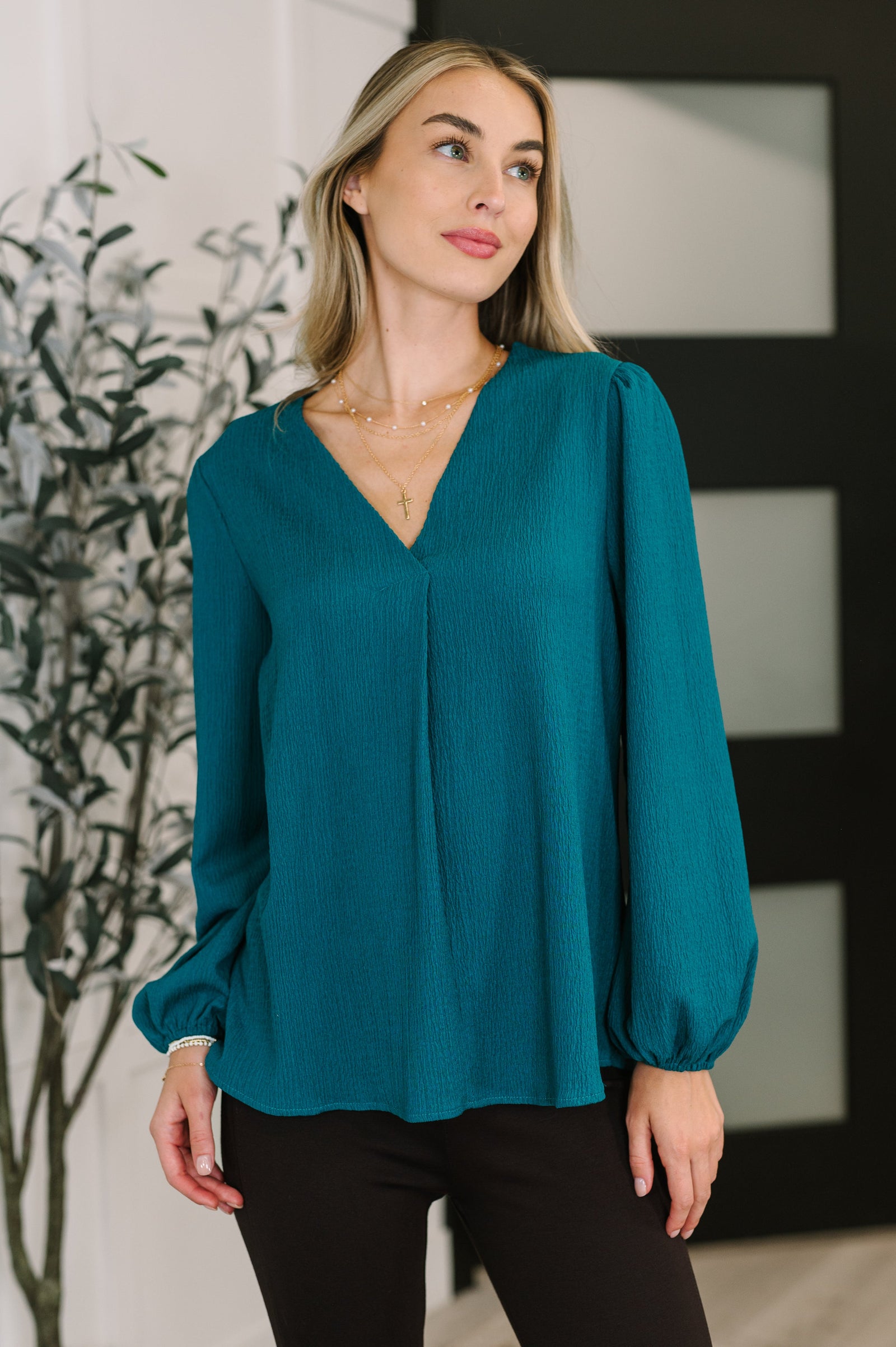 Desk to Dinner V-Neck Balloon Sleeve Blouse (SM-3X)