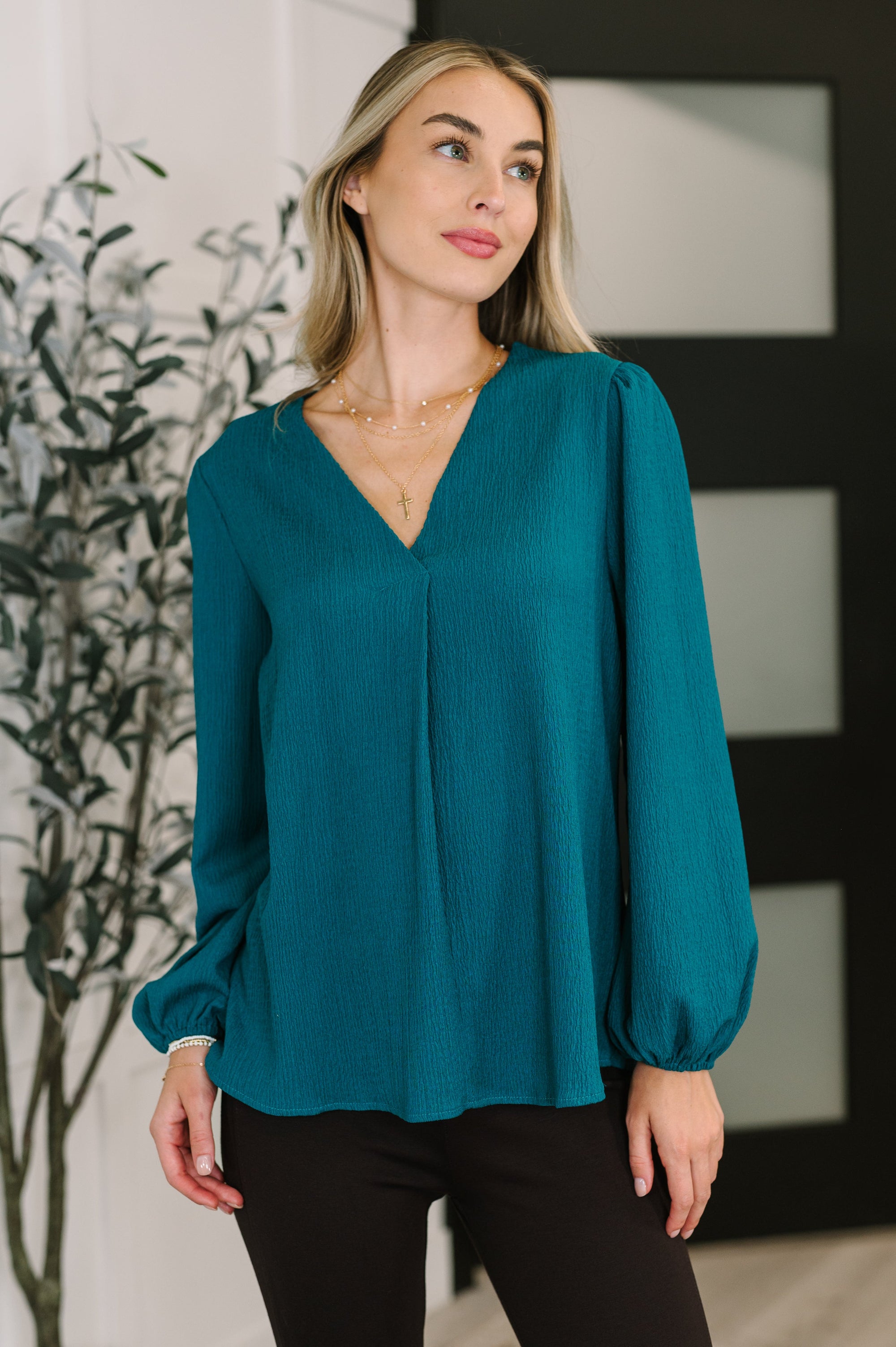 Desk to Dinner V-Neck Balloon Sleeve Blouse (SM-3X)