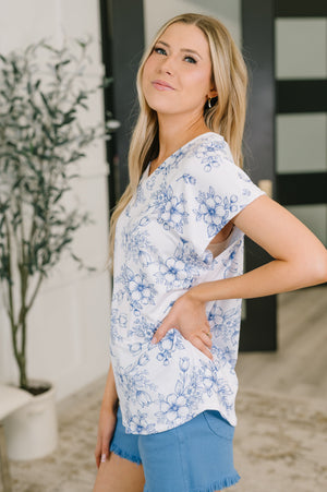 Down Right Delicate V-Neck Floral Top (SM-3X)
