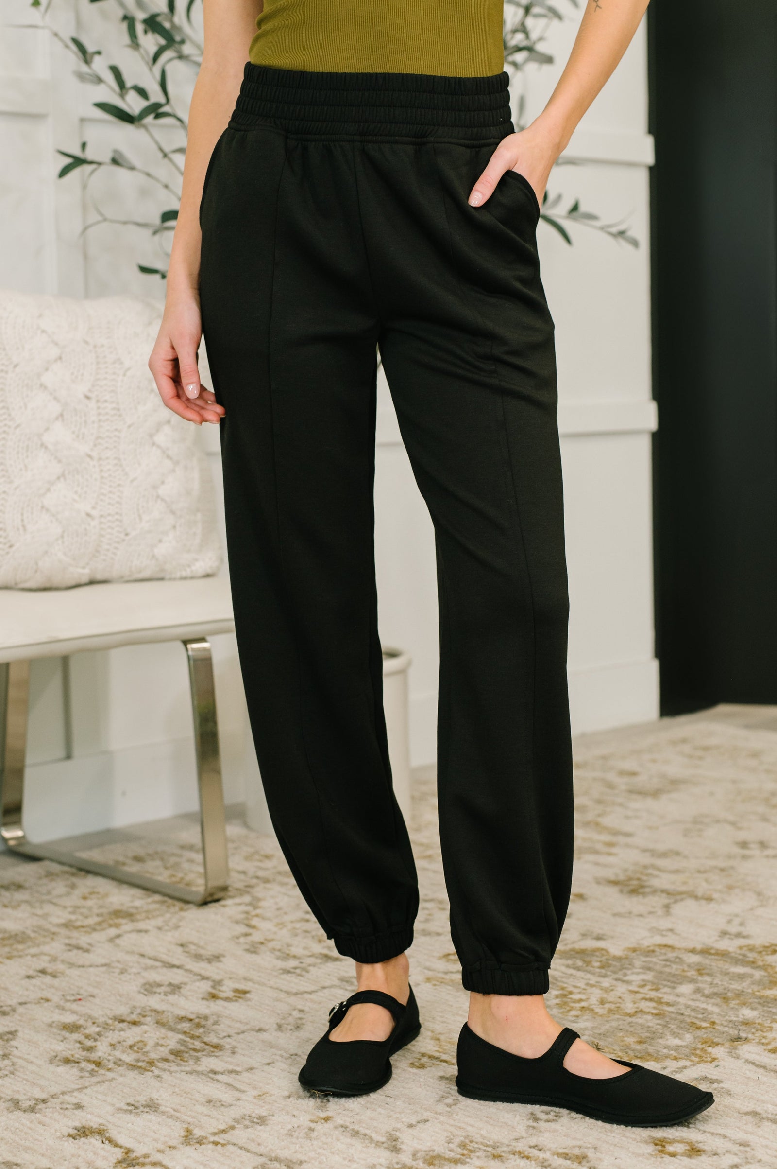 Every Second, Every Hour Jogger Bottoms in Black (SM-3X)