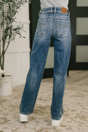 Judy Blue Holly Mid Rise Straight (0-24)