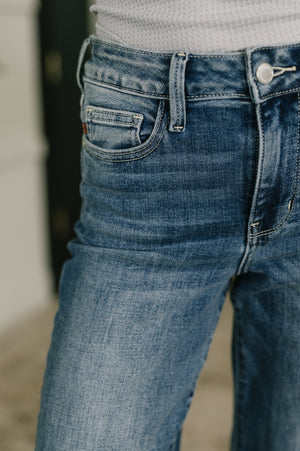 Judy Blue Holly Mid Rise Straight (0-24)