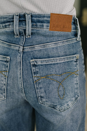 Judy Blue Holly Mid Rise Straight (0-24)