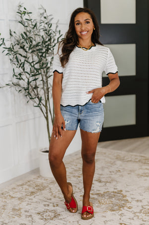 Pinkies Up Knit Top in White (SM-3X)