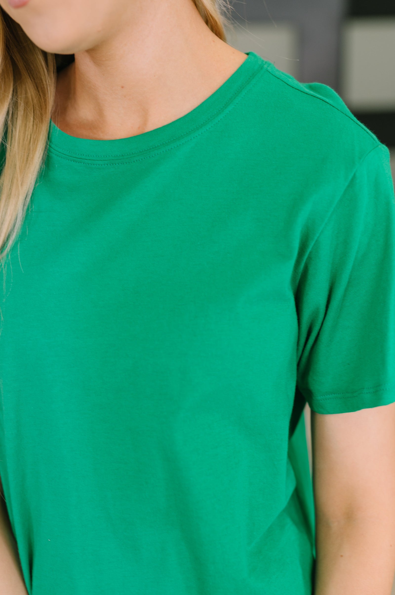 Rest Assured Basic Relaxed Tee in Kelly Green (SM-3X)