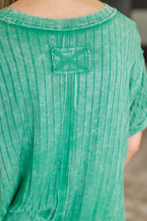 Sunday's Bestie Mineral Wash Top in Kelly Green (SM-3X) - STB Boutique