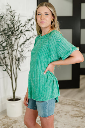 Sunday's Bestie Mineral Wash Top in Kelly Green (SM-3X) - STB Boutique