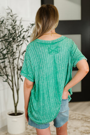 Sunday's Bestie Mineral Wash Top in Kelly Green (SM-3X) - STB Boutique