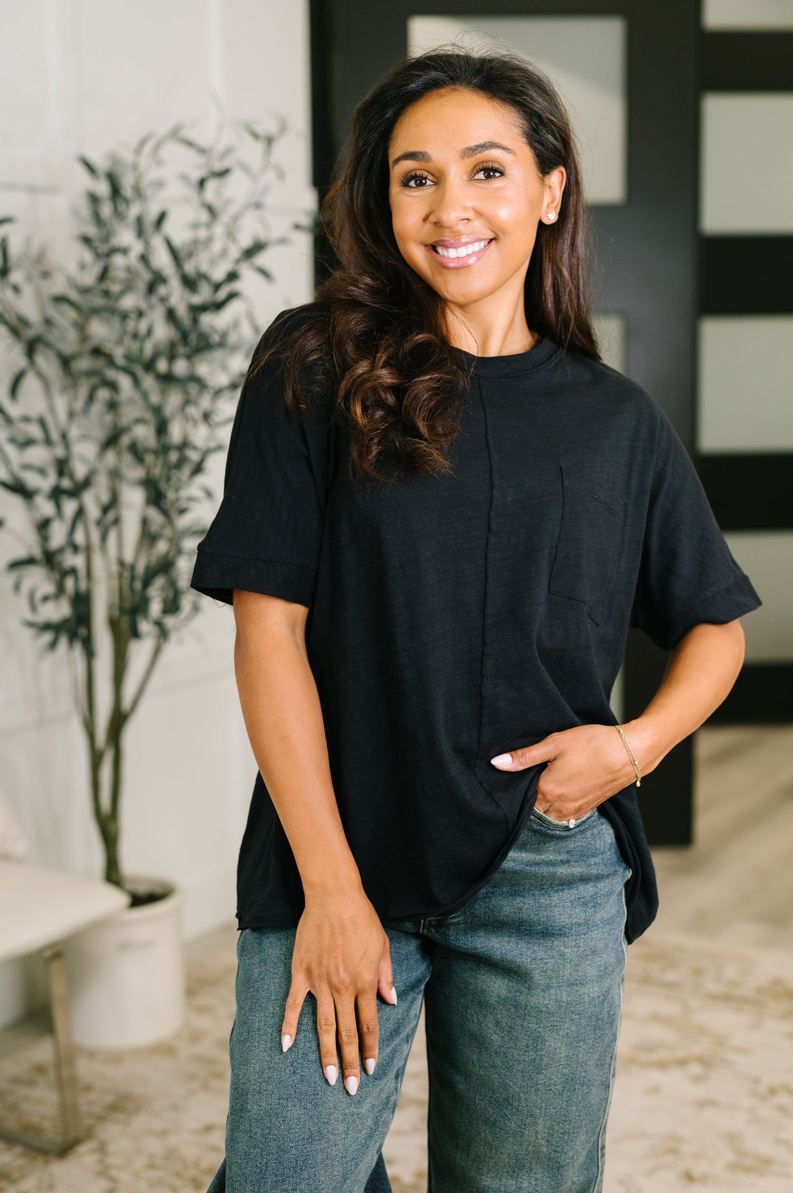 The Layback Relaxed Basic Tee in Black (SM-3X)