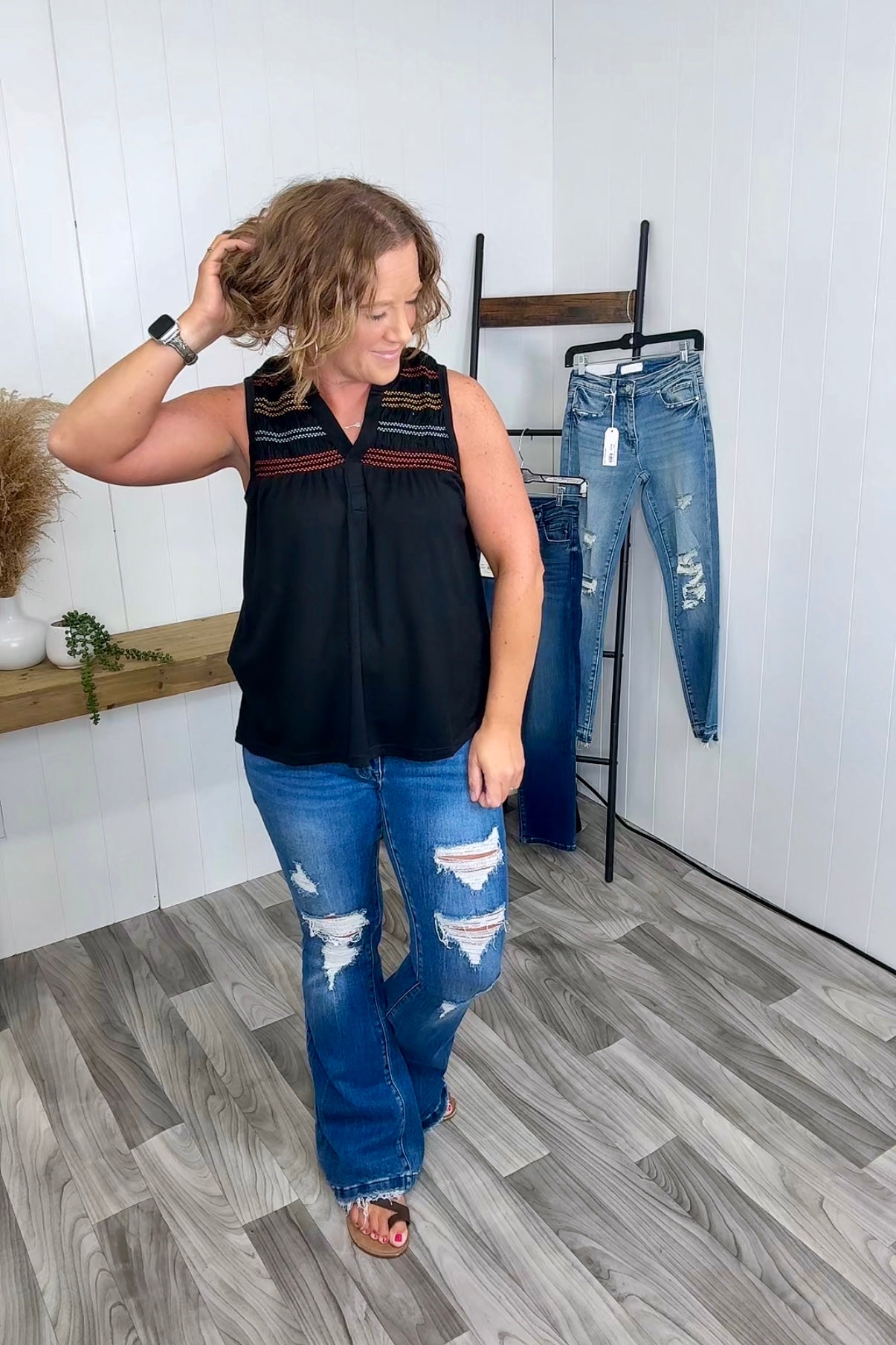 Black Color Stitch Vneck Flowy Tank (SM-XL)